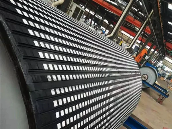 Instalación de Revestimiento Cerámico de Poleas Transportadoras